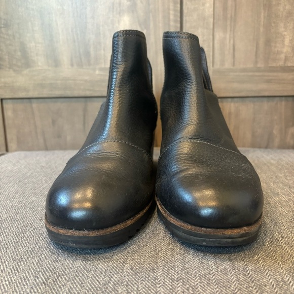 Sorel Cate Cut-Out Black Ankle Boots - Picture 3 of 12